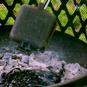 8.2M views · 10K reactions | Add a PIE IRON to your camping packing list and make the best breakfast EVER! ️ Get a Campfire Pie Iron: https://fave.co/2Ksyefs (We may make from these links!) Get the recipe: https://foodtv.com/2Xzb0uh! | Food Network | Facebook