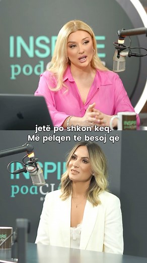 Ne cdo takim pune te javes se fundit te gjithe me pyesnin per @eri_lallinaj historia e mamit me 4 femije e cila sfidoi fatin dy here! Kur i publikoj podkastet nuk e di as vete sa kuriozitet do ngjallin tek publiku duke marre parasysh qe shume nga personazhet nuk jane personazhe publikë! Intervisten e plote mund ta ndiqni ne Kanalin Alketa Vejsiu ne You Tube/ Podkast Inspire. Keni te gjitha episodet aty. Link ne Bio. Ndiq edhe @podclass.alketavejsiu | Alketa Vejsiu