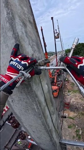 ⚡😱 How Linemen Install High-Voltage Ground Connections!