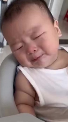 Funny Baby Moments: Hilarious Baby Talking Clips