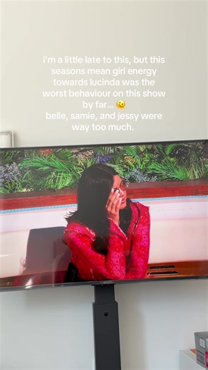 #loveislandallstars #loveisland seriously though, enough with the mean girl energy. these other girls are not normal. appalling behaviour and it’s even worse knowing that one of the mean girls win!! wtf 🫠🙃