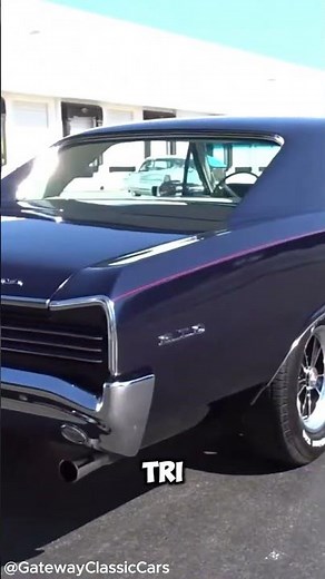 “The 1966 Pontiac GTO: A Timeless Muscle Car Legend”