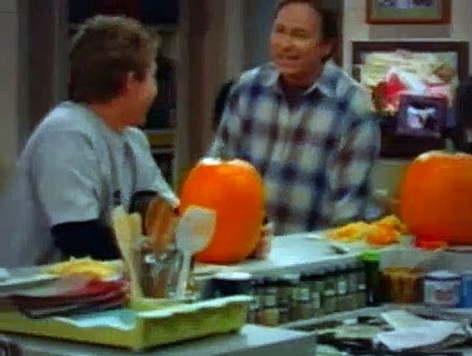 8 Simple Rules S01E07 - Trick or Treehouse