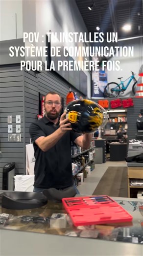Faites confiance à nos experts pour installer ton système de communication! 🤷🏽‍♂️ En plus, on t’offre l’installation sans frais avec l’achat en magasin. | Grégoire Sport