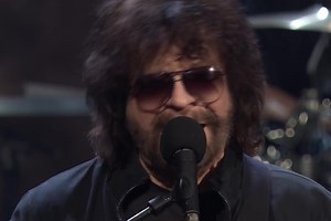 #OTD in 2017, Electric Light Orchestra performed Chuck Berry’s "Roll Over Beethoven" at the Rock & Roll Hall of Fame induction ceremony 🎸 #ChuckBerry #RollOverBeethoven | Chuck Berry