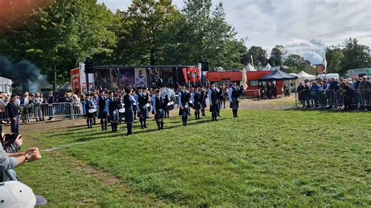 Highlife Highland Pipe band, Alden Biesen Belgium | We Love Pipe Bands