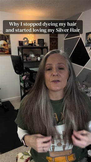 I never thought I’d say this… but I’m done dyeing my hair. For years I covered my gray hair because I thought that’s just what women were supposed to do. But once I let my natural gray hair grow in, everything changed. Now I’m obsessed with my silvers. 🩶 The dimension, the sparkle, the confidence. Going gray in your 40s isn’t something to hide… it might actually be your glow-up. If you’ve been thinking about starting your gray hair journey, this is your sign. #gra#grayhairjourneyi#goinggrayl#si