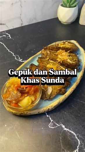 Gepuk dan Sambal Ala Resto Sunda #gepuk #menusahur #sambalbawang #resepsambal #frozenfood