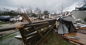 Tornado hits New Orleans amid southeastern US storm outbreak