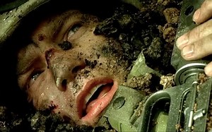 一部极尽真实的战争电影，美军深入敌营以1敌50，击毙数千人