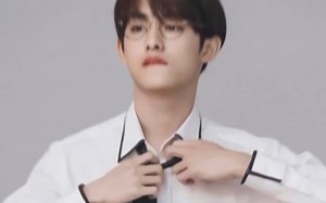 【董思成 winwin】董winwin又纯又欲，可塑性好强啊，既可以清纯少年，又可以“斯文败类”，还可以“便衣警察”，星途璀璨