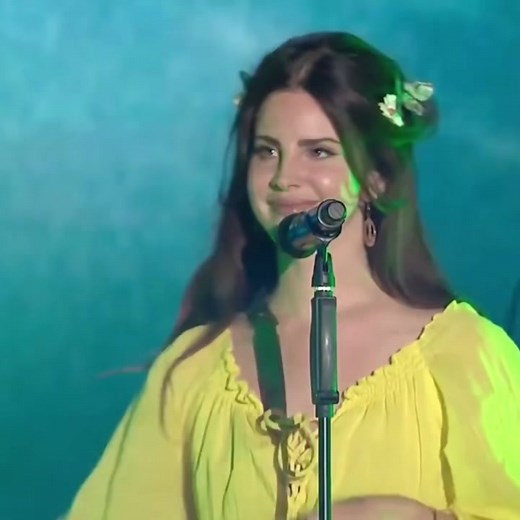 Lana Del Rey Live Performance of Ultraviolence and Cruel World
