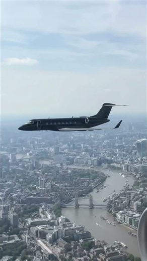Have you ever seen London from this incredible angle? 👀☁️