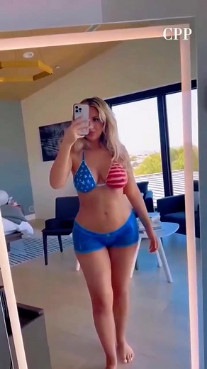 Do you see my outfit? #outfit #reels #painting #paintingart #reelsviralシfb #reelstrending #fblifestyle | Painted Girls