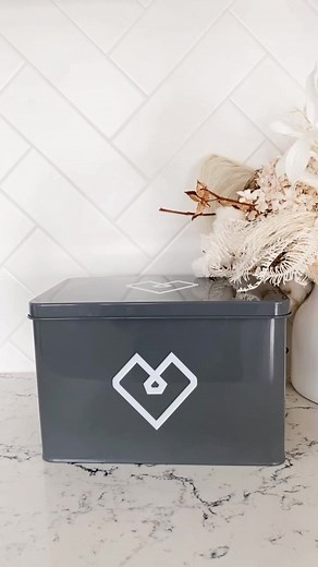 We create a first aid that isn’t ugly AF 🙌🏼 #fbabyfirstaid #paramedic #followusoninstragram☺️