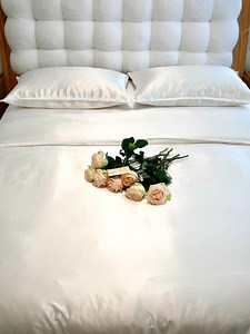 Mulberry Silk Duvet Cover Set: 4-piece Luxury Bedding, Powder White - Etsy