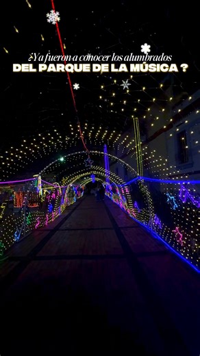 ✨ La Capital Musical de Colombia se ilumina con hermosas figuras inspiradas en nuestros instrumentos tradicionales. 🎶 ¿Ya te diste una vuelta por los alumbrados del Parque de la Música? 🎷🥁 | Alcaldía de Ibagué