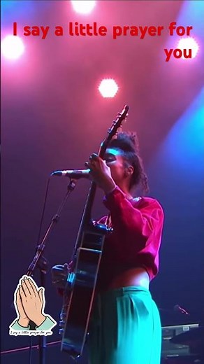 Lianne La Havas performing (say a little prayer for you.)Good music good vibration.