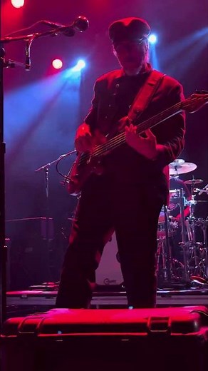 Les Claypool ripping it up at the Bass Magazine Awards show! #primus #bass