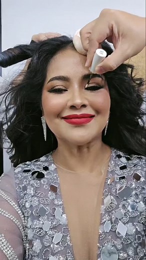 มดแต่งหน้า @mod_makeuphair ทรายทำผม @sinezaran | Siriporn Eiamsook