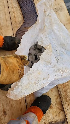 Creating Textured Patterns with Fabric and Spherical Objects