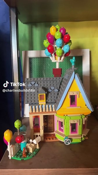 Show me your brick headz in the comments below!! #legotiktok #charliesbuilds #youbeyou21 #fyp #legobuild