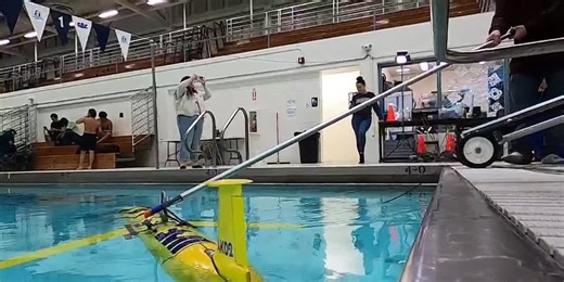 High tech in the pool: Bartlett students learn new ocean technology