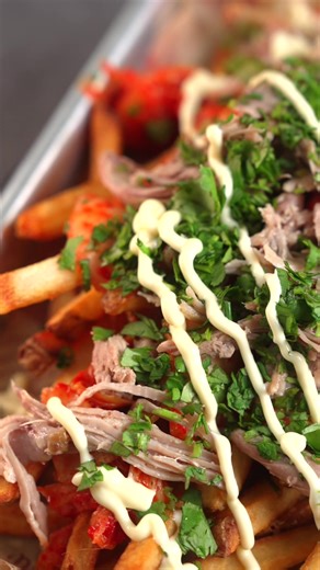 confit duck kimchi fries crispy • rich • funky golden fries tossed in FOND duck fat, topped with shredded confit duck, bright kimchi, and creamy kewpie. rich, salty, funky comfort food. ⸻ ingredients fries • 4 large russet potatoes • 24 oz @FOND Regenerative duck fat • kosher salt toppings • 2 confit duck legs • 1/3 cup nana cabbage kimchi • 2 tbsp kewpie mayonnaise • 2 tbsp green onion, sliced • 2 tbsp cilantro, chopped ⸻ instructions • peel russet potatoes and cut into medium fries • soak in c