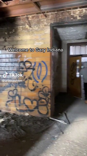 Exploring Abandoned Places in Gary, Indiana