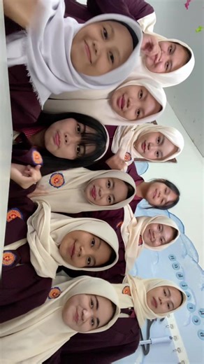 Discover Letris'1: A Fun Game for Girls