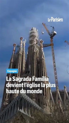 La dernière pièce de la tour centrale de la Sagrada Família à Barcelone, connue sous le nom de tour de Jésus-Christ, a été mise en place le vendredi 20 février. La Sagrada Família atteint désormais 172,5 mètres de haut, faisant d’elle l’église la plus haute du monde. Cette étape marque une avancée importante dans le chantier lancé par Antoni Gaudí, entamé il y a plus de 140 ans, mais toujours inachevé. Aucune date de fin n’est fixée, même si les principaux travaux pourraient s’achever dans une d