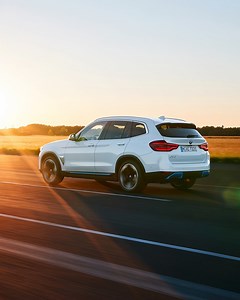 5.7K views · 423 reactions | Our first all-electric Sports Activity Vehicle takes efficient dynamics to the next level. Watch how the first-ever BMW iX3 was revealed to the world here: https://youtu.be/oKEbGrwfriE #BMWGroup #BMW #THEiX3 #bornelectric #ElectrifYou __ BMW iX3: Energy consumption in kWh/100 km (combined): 17.8–17.5. CO2 emissions in g/km (combined): 0. Further information: www.bmw.com/disclaimer. | BMW Group | Facebook