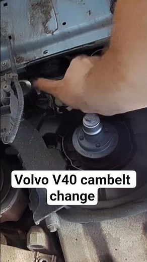 Volvo V40 cambelt change (belt, pulleys and waterpump)