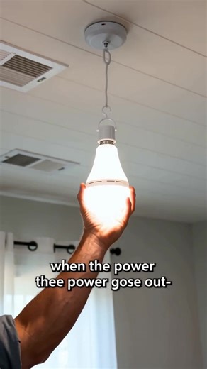 No power? Still have light! This smart emergency bulb charges in your outlet and works when electricity fails. Say goodbye to candles — link in bio.#tiktokmademebuylt #ForYouPage #lighting #tiktokshop #fyp