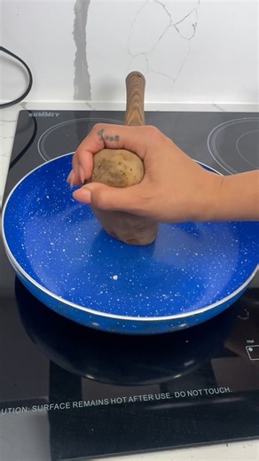 875K views · 1.1K reactions | Use a potato instead of oil | Zoeylicious | Facebook