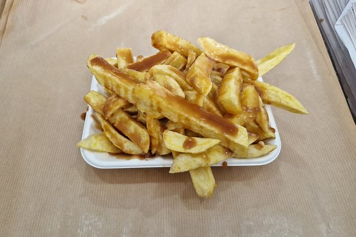 How is Edinburgh's chippy brown sauce made?