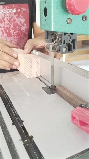 Easy tenon on bandsaw #woodwork #decor #doors #makersgonnamake #interior #woodart #construction #woodworking #carpenter #table #furnituredesign #woodcarving #viralreelschallenge #FineWoodworking #woodworkingcommunity #interior #wooddesign #carpenter #maker #diy #reelsfb #furniture #woodworking #foryou #foryoupage #foryoupageofficial #fyp #trending #viral_video #fypシviral #growaccount #account #growmyaccount
