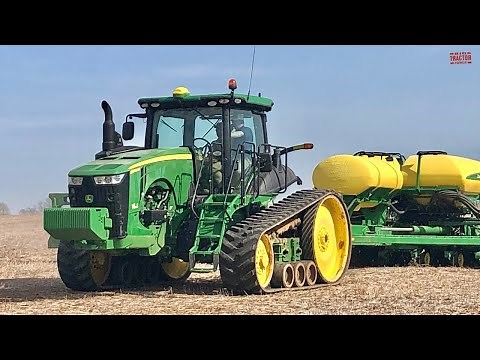 JOHN DEERE 8370RT Tractor Planting Corn