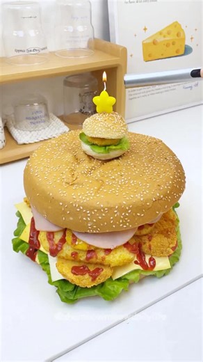 @zhumeowmeowdailylife | Make hamburger cake for bestie#fyp #satisfying #asmrfood #hamburger #food | Instagram