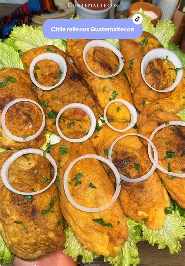 Chiles rellenos al estilo Guatemalteco y a mi estilo🇬🇹🥰 Quedaron muy deliciosos🤤 #chilesrellenos #ideasdecomida #recetasfaciles #dinnerideas #guatemalafood