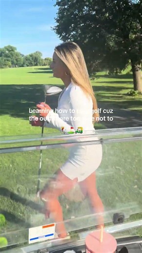 Meet your new go-everywhere dress! Perfect for early spring rounds on the course ⛳️ #golf #ootd