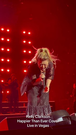 Kelly Clarkson Covers Billie Eilish's 'Happier Than Ever' Live in Vegas
