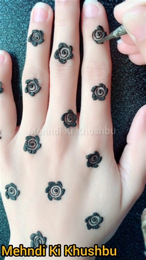 Easy Floral Mehndi Design | Simple Back Hand Henna #Shorts