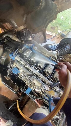 Cleaning a Mechanical Engine: Step-by-Step Guide