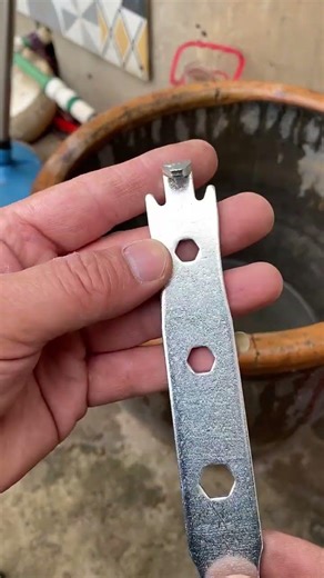 Greenhouse Wire Tying Tool For Fast And Secure Net Fixing #ideas #shorts #greenhouse #tying