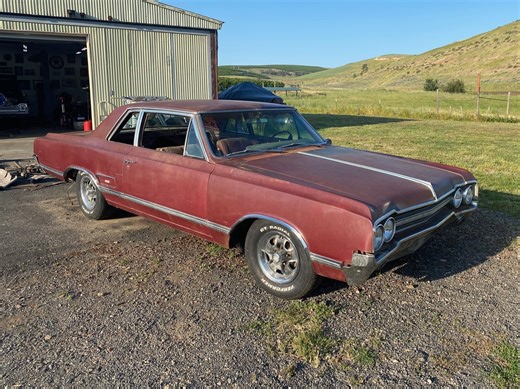 4-Barrel, 400 CID, Dual Exhaust, Zero Interest: Why No One Wants This 1965 Oldsmobile 442