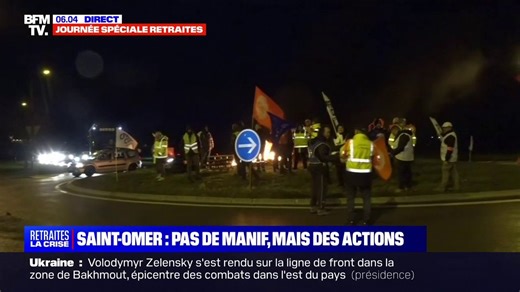 "Où est la démocratie?": à Saint-Omer, les manifestants bloquent un rond-point