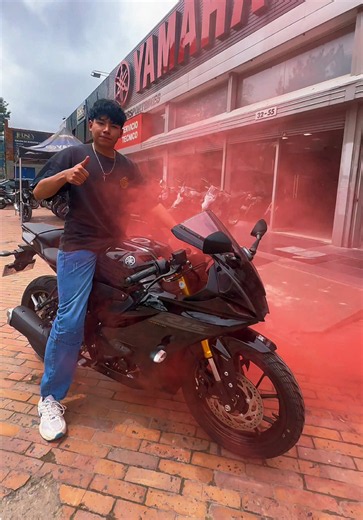 Yamaha R15: Entregando sueños con la línea única