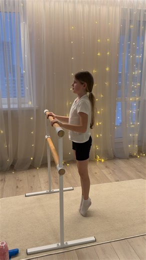 ВАШ ТРЕНЕР| ВЕРОНИКА 👩🏻 on Instagram: "Training Synchronized swimming 🏊🏻‍♀️ Your coach, Veronica 👩🏻 #minsk#sport#swimming"