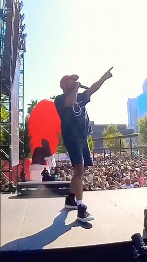 Chingy live in Los Angeles Performing one call away #chingy #losangeles #onecallaway